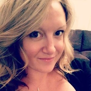 Meet your Posher, Caitlin